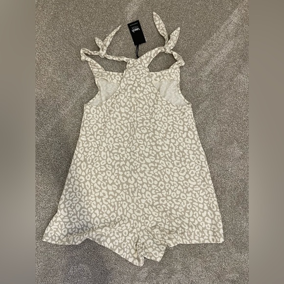 Smash + Tess BRUNCH TIME BUTTON UP ROMPERALLS in Ivory Lola Leopard - Picture 2 of 6